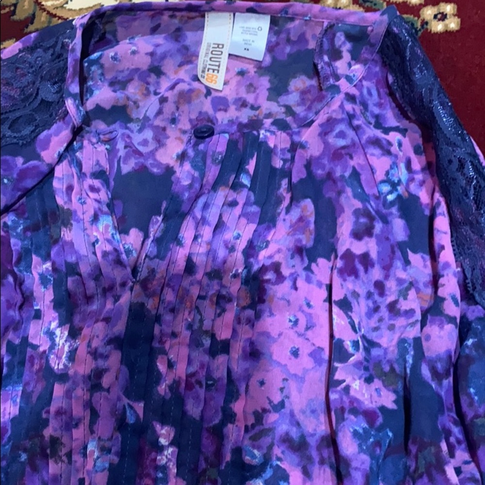 Top - Picture 2 of 2